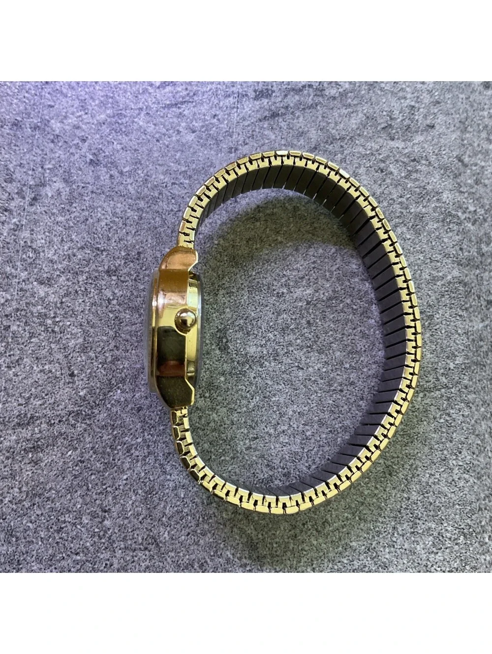 Beautiful Vintage Gruen Womens Watch 25mm Gold Tone Case And Expansion Band B-Y